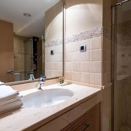 公寓 Luxury In Jardines Del Principe *